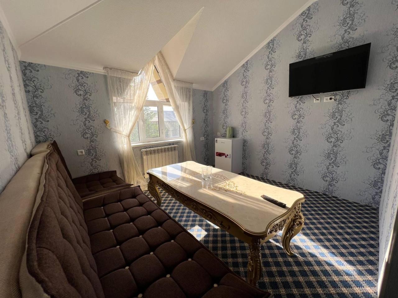 Orom Hotel Фергана Экстерьер фото
