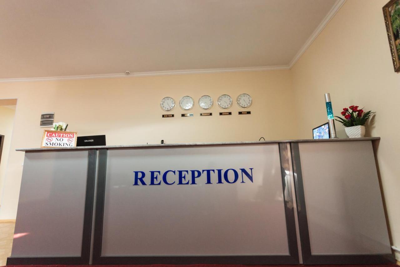 Orom Hotel Фергана Экстерьер фото