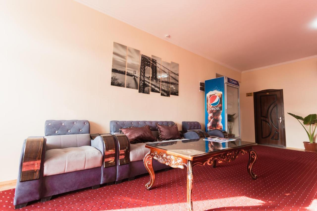 Orom Hotel Фергана Экстерьер фото