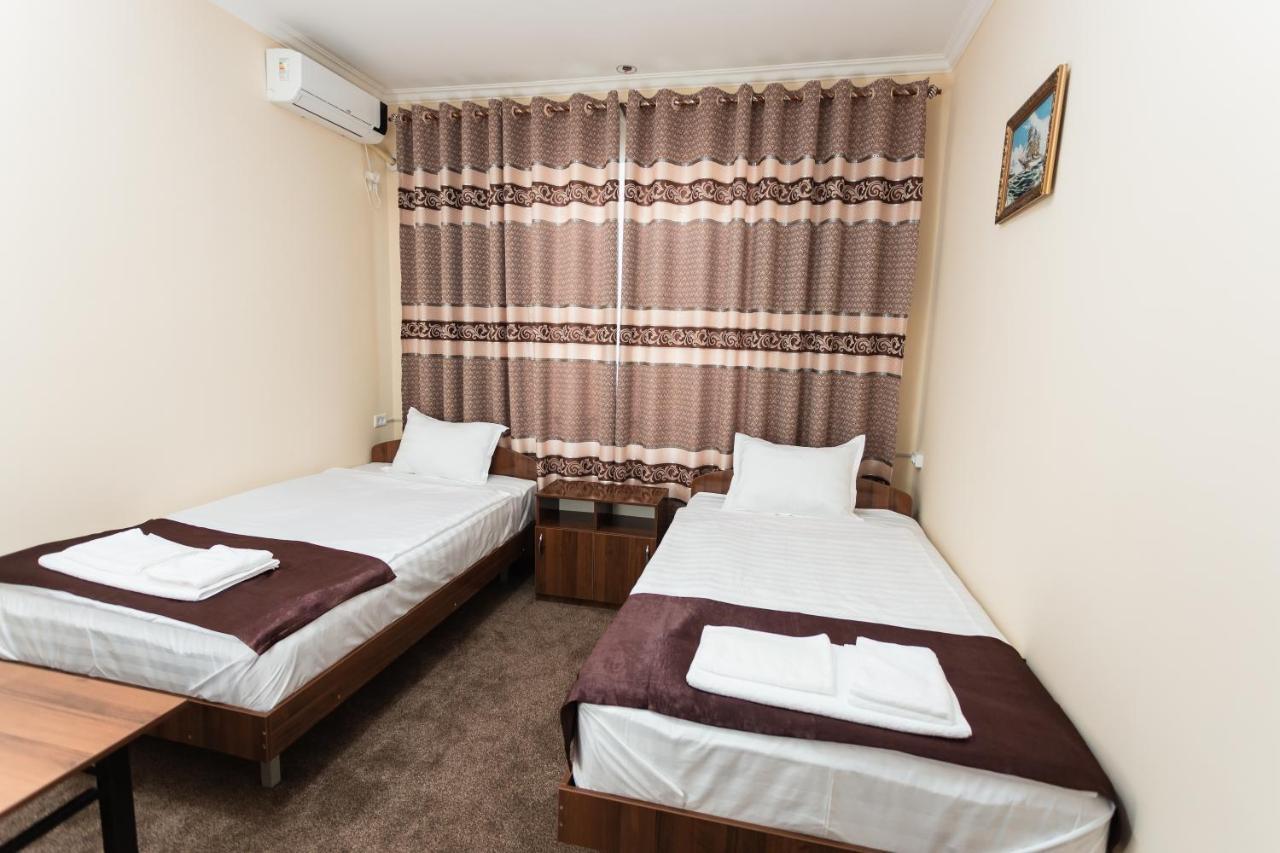 Orom Hotel Фергана Экстерьер фото